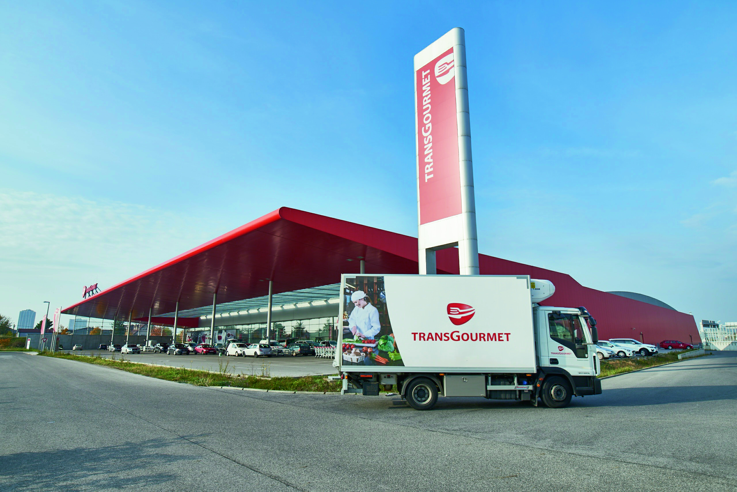 CCWN_Außenansicht_Tag_mit_LKW