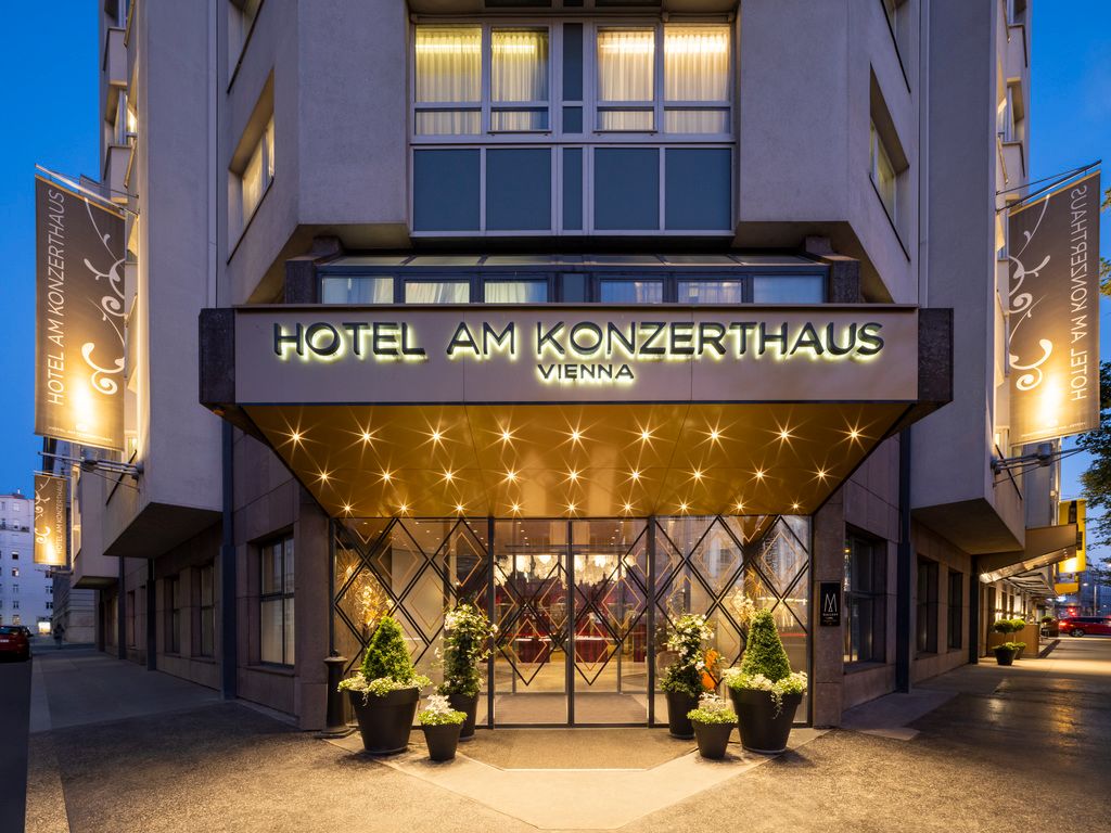 (c) Hotel am Konzerthaus