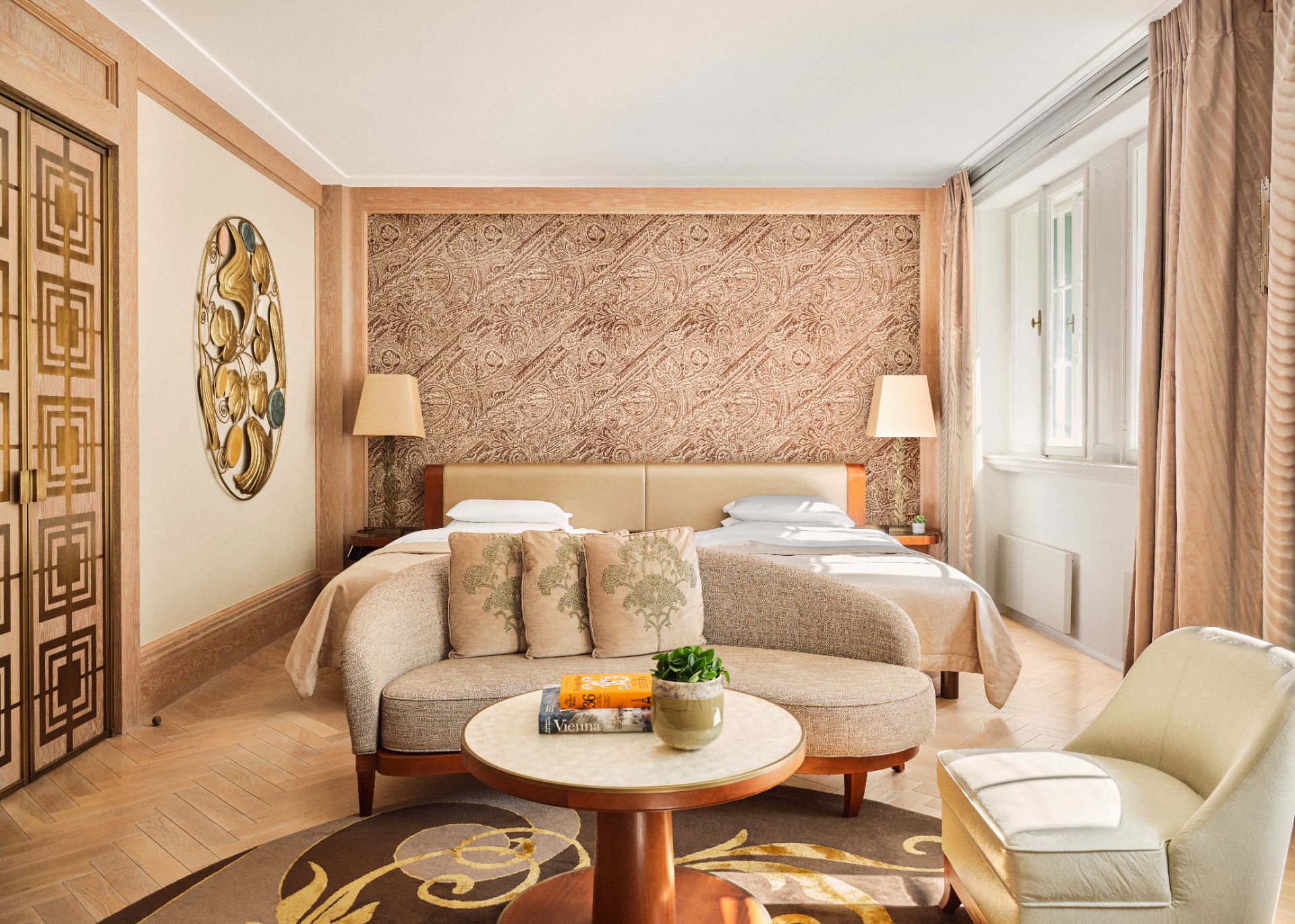 (c) Park Hyatt Vienna