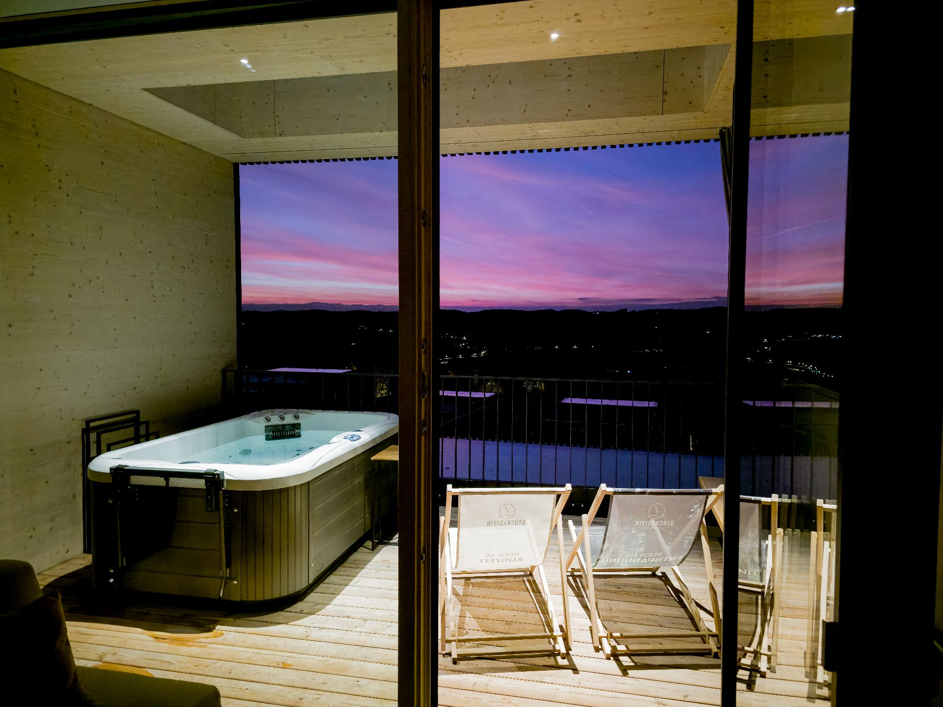 Stock & Stein Lodges